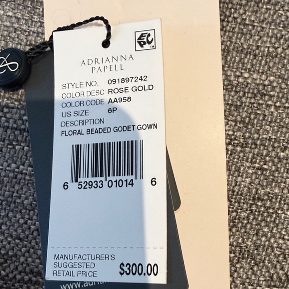 Adrianna Papell Rose Gold Floral Beaded Gadet gown. 6 petite - Picture 7 of 7